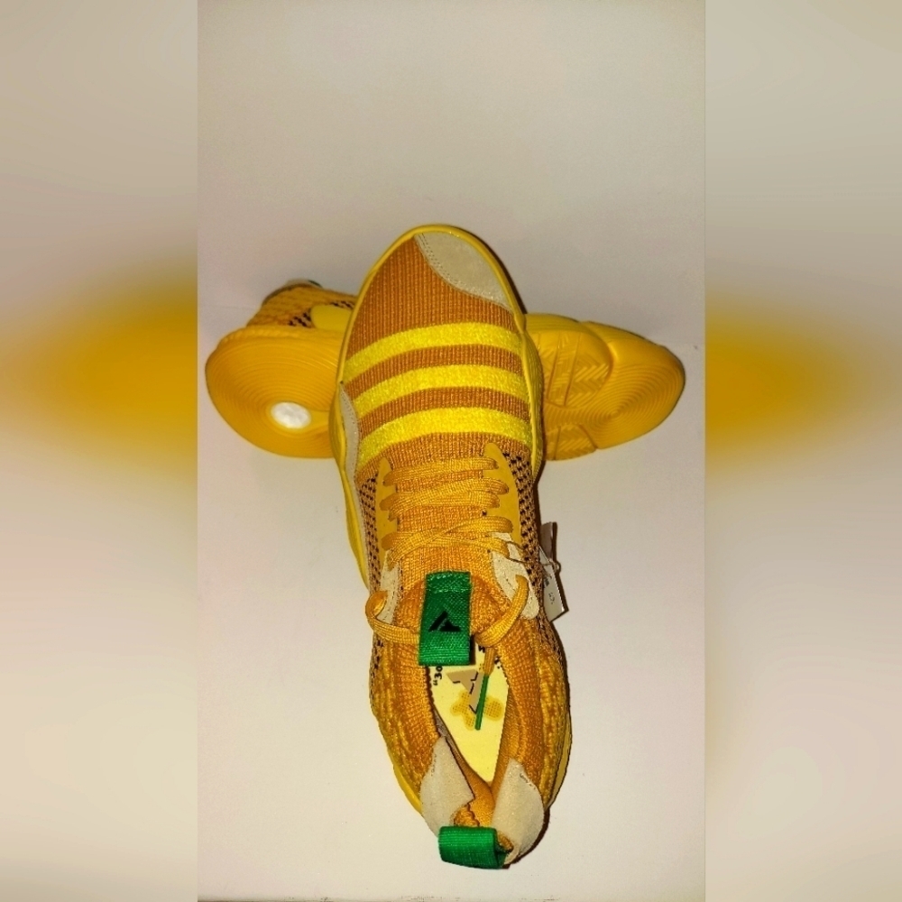 Shoes Trae Young 2 New!!      ✨  WELCOME OFFERS ✨